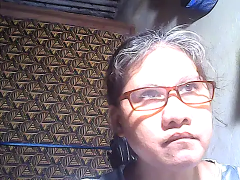 sweetsosie18 online show from June 3, 6:58 am