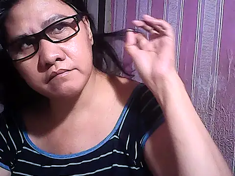 Snapshot of sweetsosie18 chatting on October 6, 9:19 pm sweetsosie18 online show from October 6, 9:19 pm