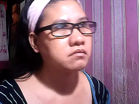 Snapshot of sweetsosie18 chatting on October 14, 10:34 pm sweetsosie18 online show from October 14, 10:34 pm