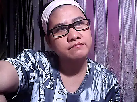 Snapshot of sweetsosie18 chatting on October 7, 9:30 pm sweetsosie18 online show from October 7, 9:30 pm
