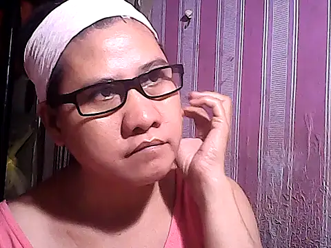 Snapshot of sweetsosie18 chatting on September 17, 6:28 pm sweetsosie18 online show from September 17, 6:28 pm