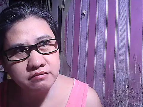 Snapshot of sweetsosie18 chatting on September 30, 8:46 pm sweetsosie18 online show from September 30, 8:46 pm