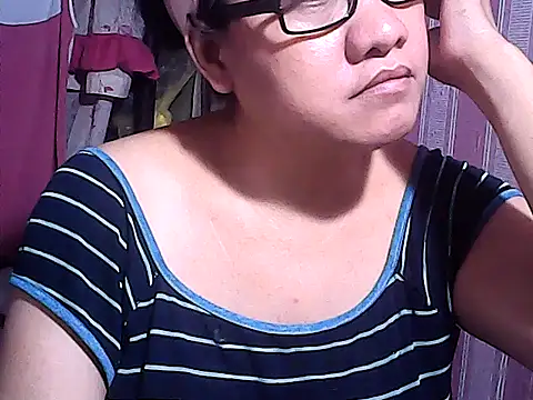 Snapshot of sweetsosie18 chatting on September 27, 8:16 pm sweetsosie18 online show from September 27, 8:16 pm