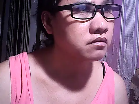 Snapshot of sweetsosie18 chatting on October 15, 11:07 pm sweetsosie18 online show from October 15, 11:07 pm