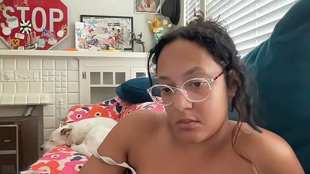 dreamyriri online show from April 12, 10:23 pm