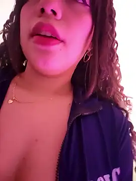 Snapshot of miafresa_hot chatting on October 3, 12:05 am miafresa hot online show from October 3, 12:05 am