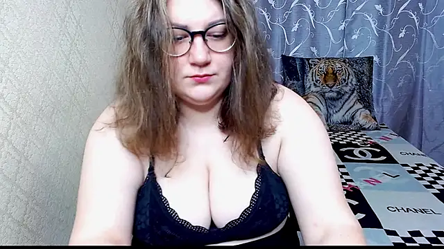 Sindy Jeniceee online show from June 3, 4:01 pm