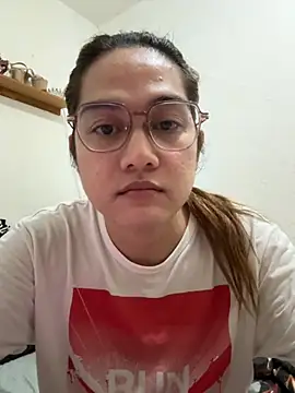 Snapshot of MarieLoveGlamorous chatting on October 9, 2:54 pm MarieLoveGlamorous online show from October 9, 2:54 pm