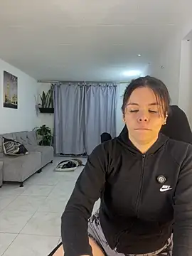 Snapshot of carolina16love chatting on October 7, 12:15 am carolina16love online show from October 7, 12:15 am