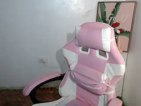 Snapshot of urfantacyjamaica chatting on September 22, 7:01 pm urfantacyjamaica online show from September 22, 7:01 pm