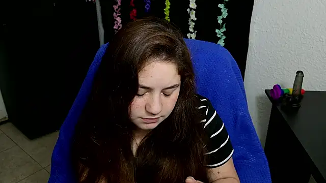 Snapshot of ann_bronw chatting on October 1, 12:59 am ann bronw online show from October 1, 12:59 am