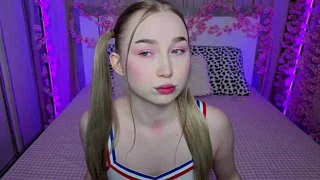 LilyStarlight online show from April 20, 4:15 am