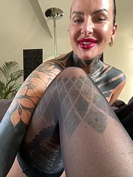 InkedBiitch online show from May 10, 9:00 am