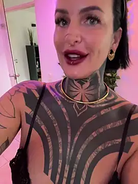 Snapshot of InkedBiitch chatting on September 22, 4:16 pm InkedBiitch online show from September 22, 4:16 pm