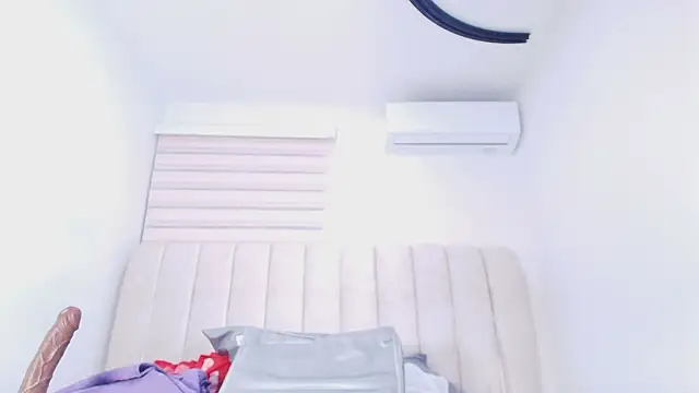  ebony-queen  online show from February 9, 3:09 am