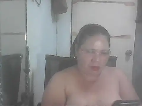 Snapshot of hotwet_mama4uxx chatting on September 10, 2:28 pm hotwet mama4uxx online show from September 10, 2:28 pm