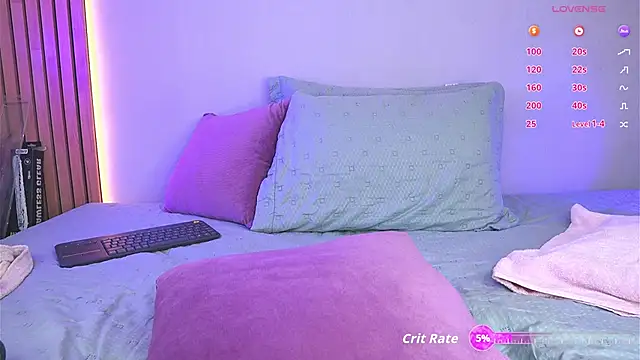 mia-reeves online show from November 21, 7:49 pm