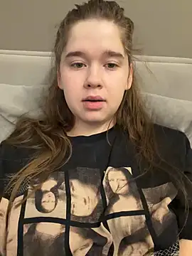 HornyGirlH online show from March 27, 6:15 am