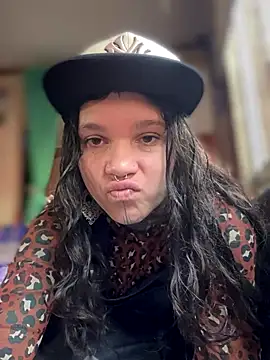 Lilmarieee online show from October 19, 10:12 pm