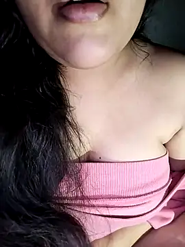 Snapshot of Annerae chatting on October 5, 4:23 pm Annerae online show from October 5, 4:23 pm