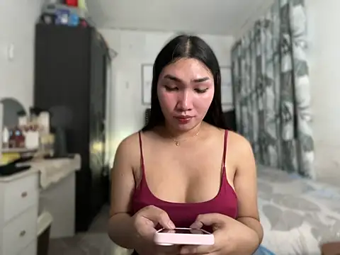 Miss Deliciousness online show from April 6, 3:35 pm