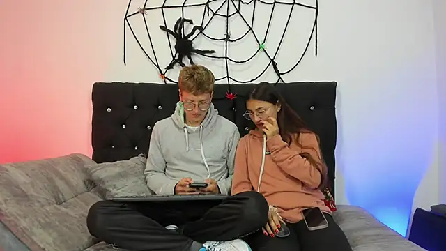 Snapshot of A_sexy_couple__ chatting on October 8, 7:40 pm A sexy couple online show from October 8, 7:40 pm