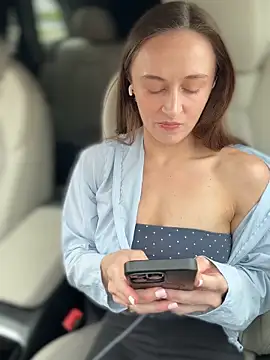 lunagirl13 online show from April 15, 10:43 pm