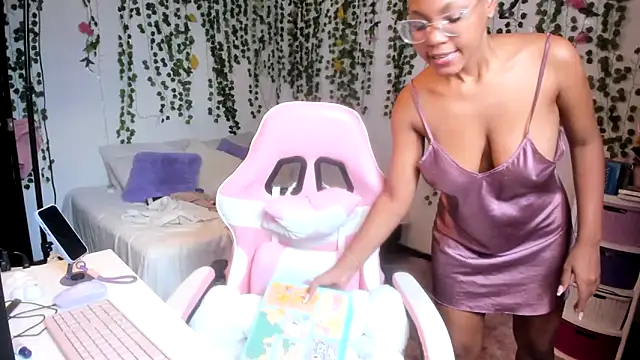 violeta milleer online show from March 12, 6:32 pm