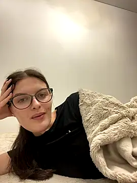 little belucci online show from November 4, 6:02 pm