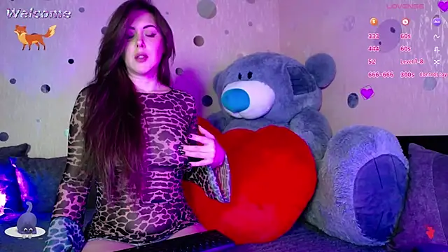 -CUTE-EVIL- online show from September 18, 5:44 pm