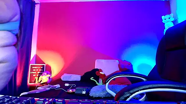 lulubigtitts1 online show from March 1, 4:18 pm