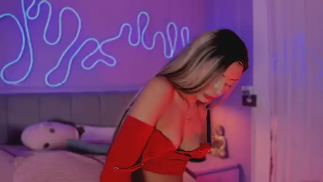 Sofly s online show from November 26, 1:01 pm