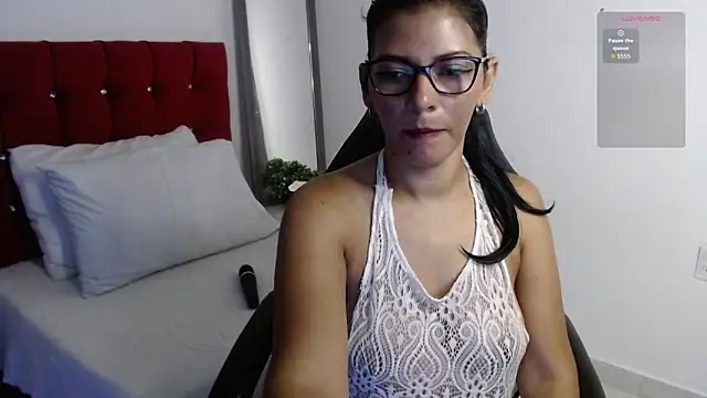 Wanda Milf online show from June 2, 10:11 pm