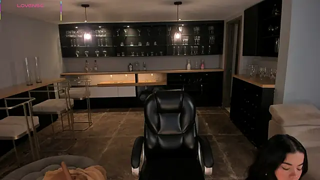 KateSunder online show from April 15, 10:49 am