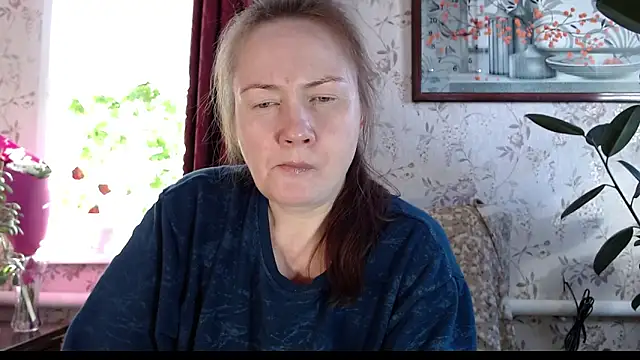 EmilyDoth online show from February 20, 7:54 am