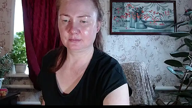 EmilyDoth online show from May 2, 5:11 am