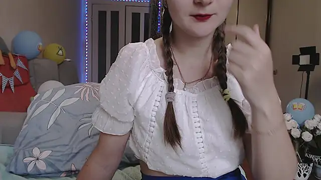 KiraGoldens online show from September 23, 6:44 am