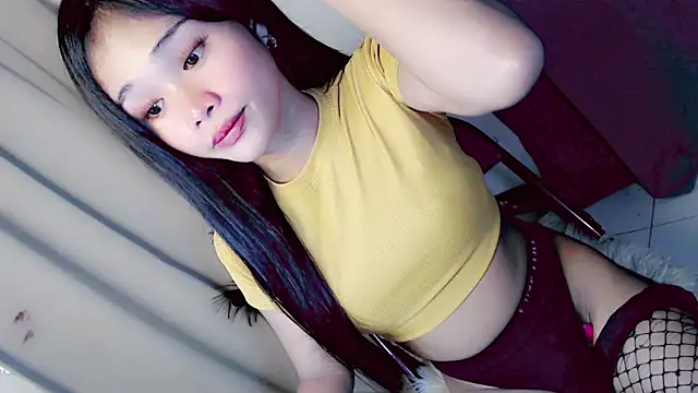 kylamooree online show from February 14, 7:10 am