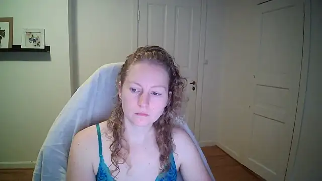 Girlnina-1995 online show from November 4, 8:52 am