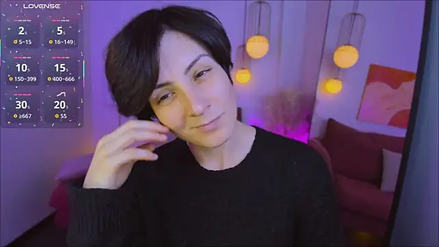 LorenDaze online show from December 3, 2:30 pm