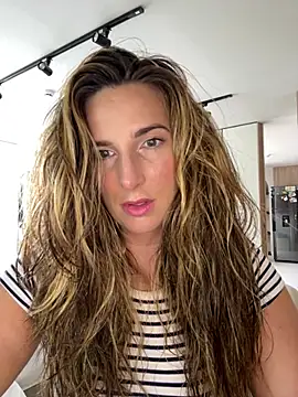 Audreygwennn online show from February 17, 4:06 pm