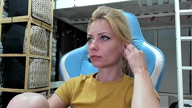 Snapshot of karo123421 chatting on September 12, 5:09 pm karo123421 online show from September 12, 5:09 pm