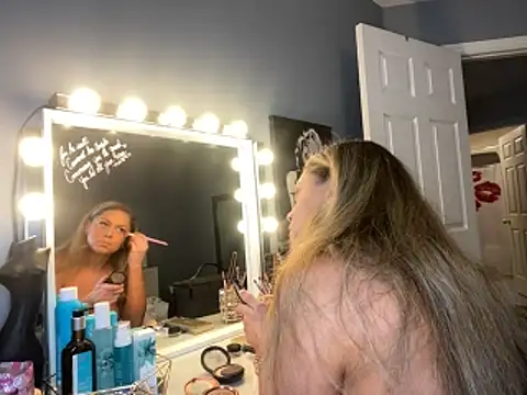 Alexaluxee online show from October 18, 7:26 pm