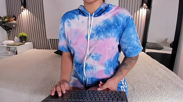 Zafiiraa online show from December 22, 12:30 pm