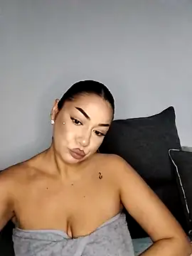 Snapshot of Ella_sweety chatting on September 22, 9:02 pm Ella sweety online show from September 22, 9:02 pm