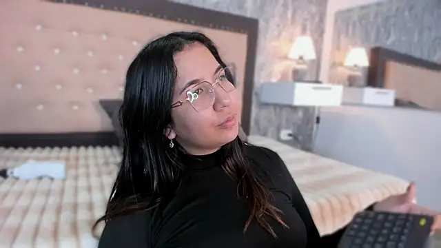 Lia sarahi online show from October 22, 11:26 am