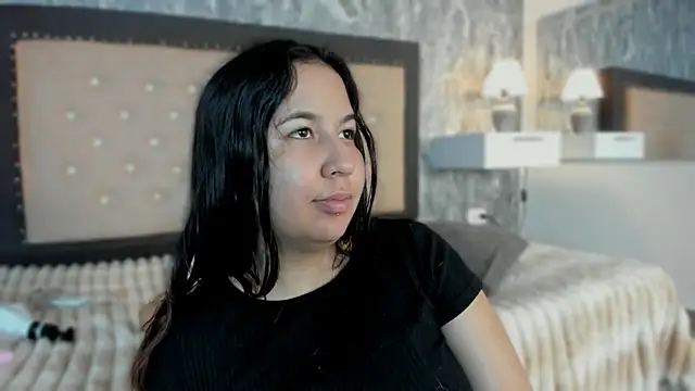 Lia sarahi online show from October 25, 11:40 am