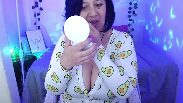 camilalatti online show from October 18, 12:25 am