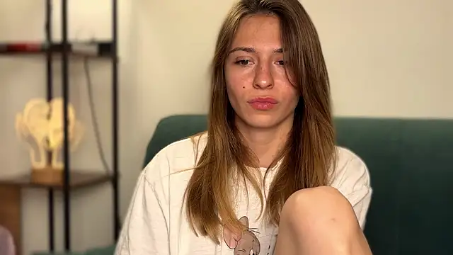 LovelyKatea online show from June 10, 4:49 pm