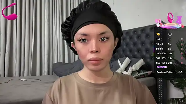 SweetCheska19 online show from September 18, 4:44 am